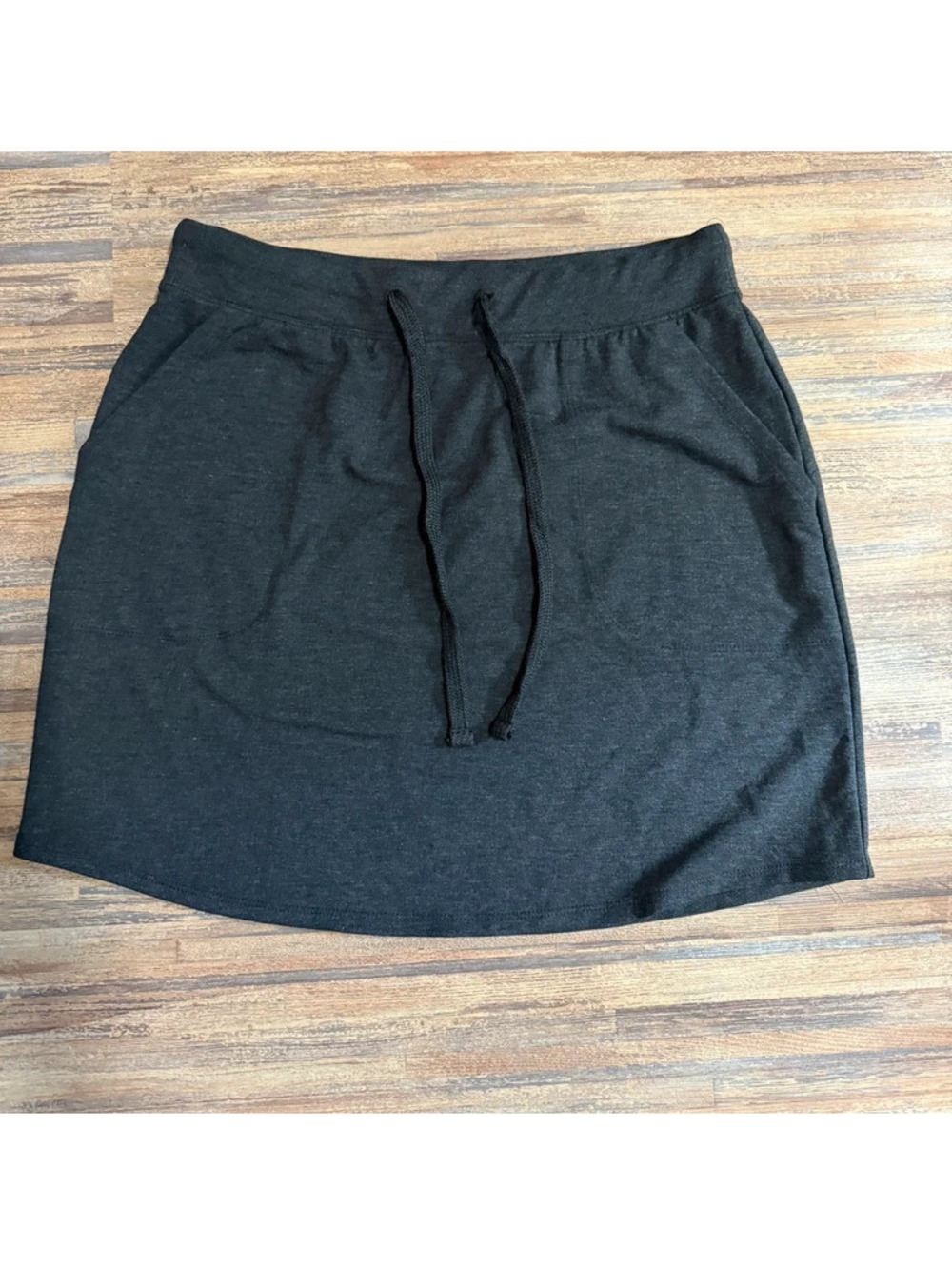 Natural reflections raven knit skirt size small
